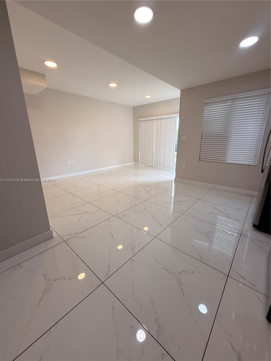 PARADISE ONE - Residential Lease