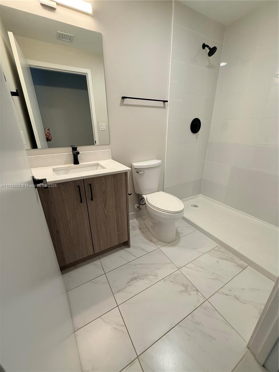 PARADISE ONE - Residential Lease