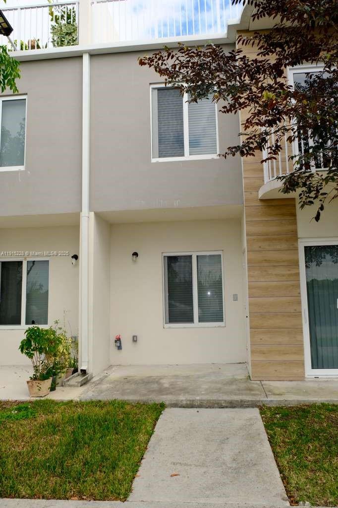 PARADISE ONE - Residential Lease