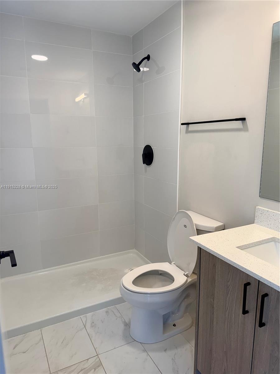 PARADISE ONE - Residential Lease