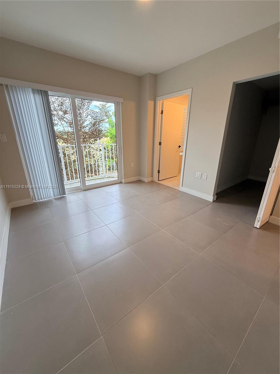 PARADISE ONE - Residential Lease