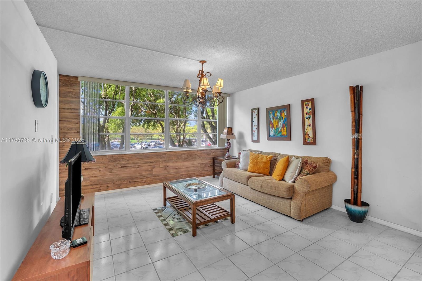 1400 Saint Charles Pl 214