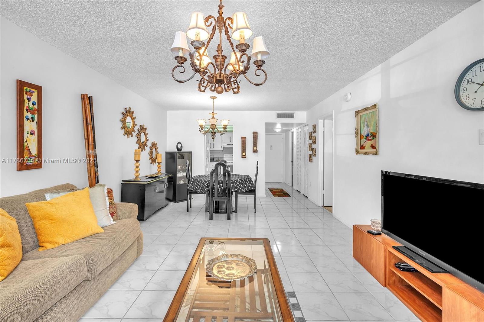 1400 Saint Charles Pl 214