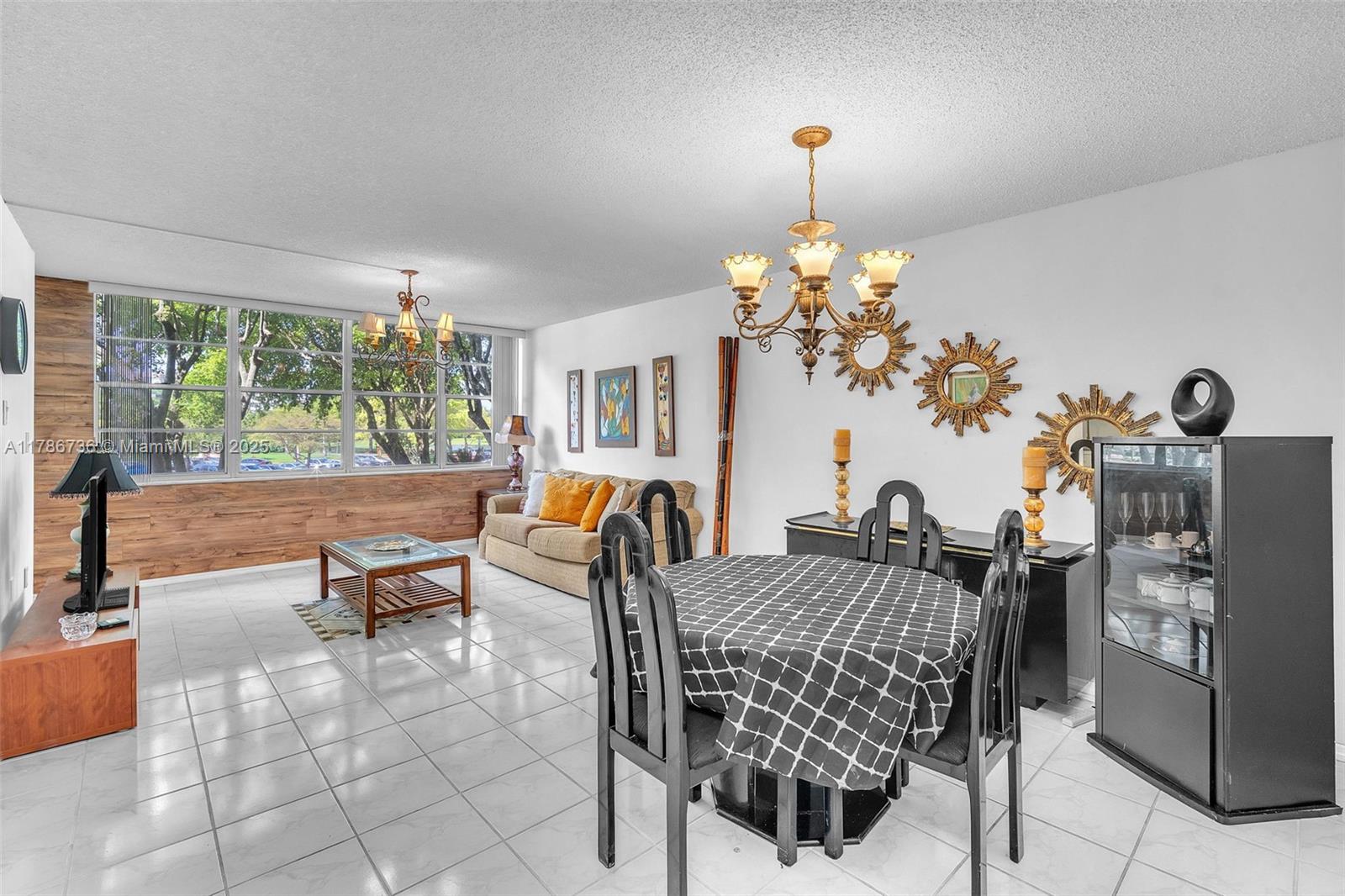 1400 Saint Charles Pl 214
