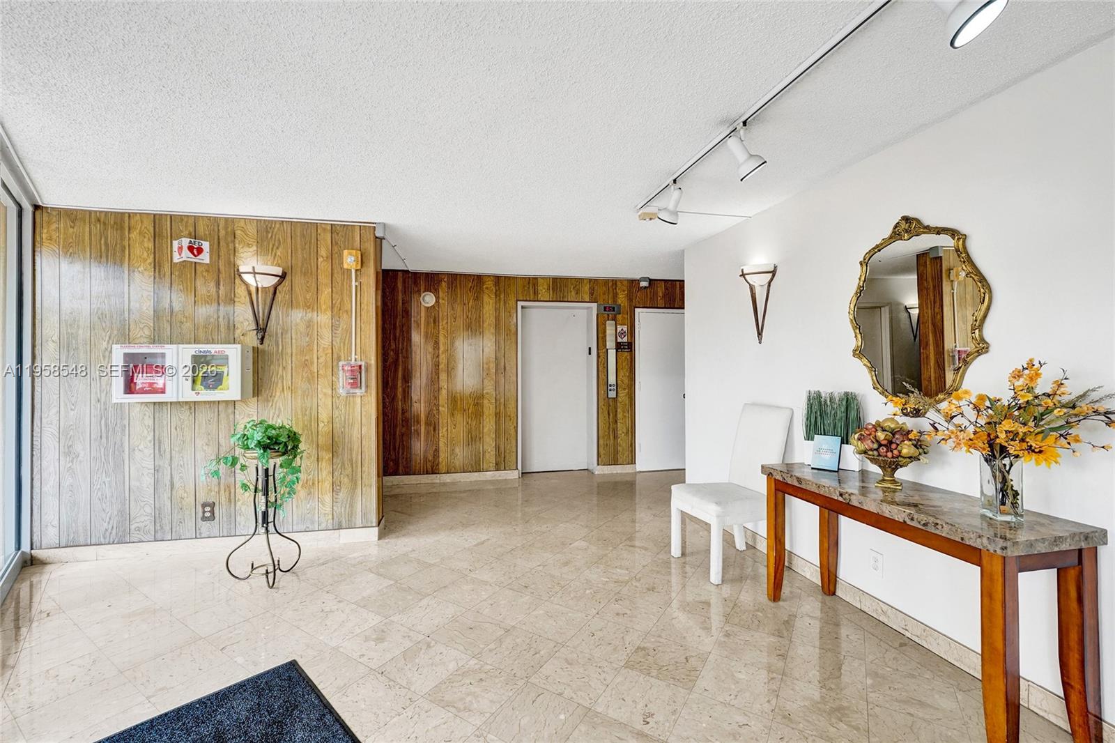 ENVIRON I CONDO 9 - Residential