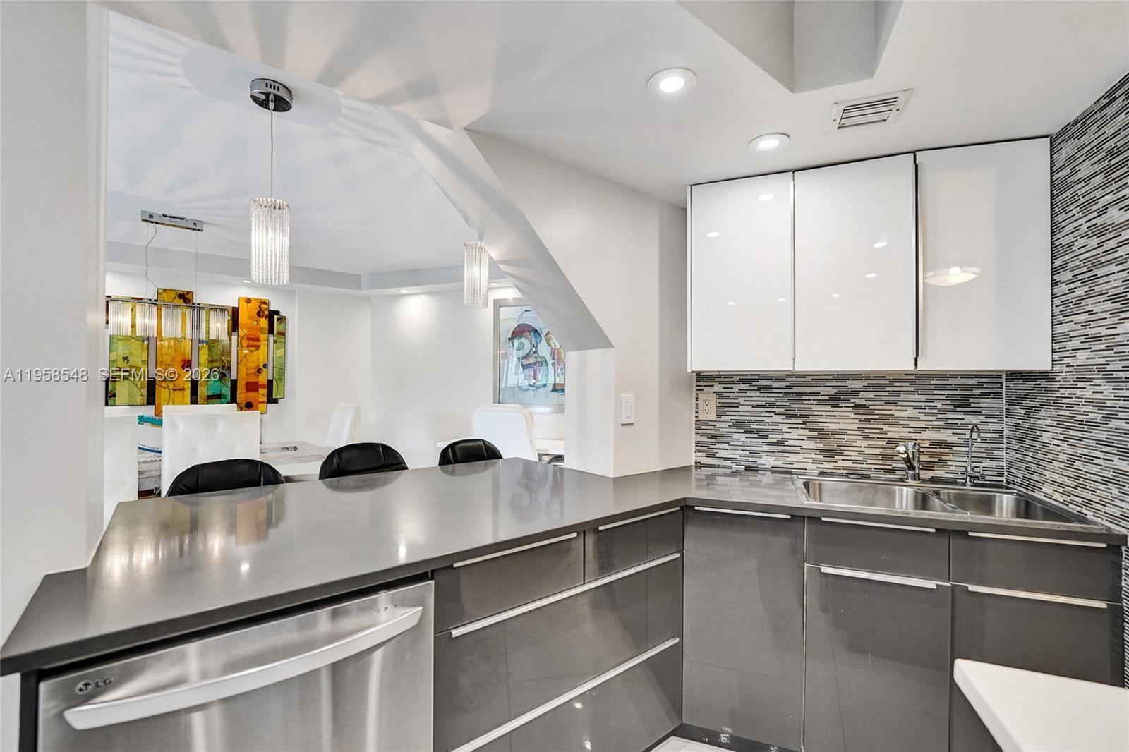 ENVIRON I CONDO 9 - Residential