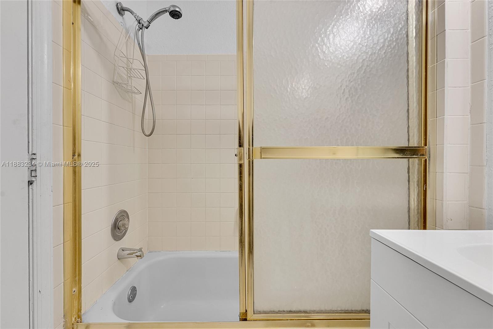 CARDINAL PLACE CONDO - Residential Lease