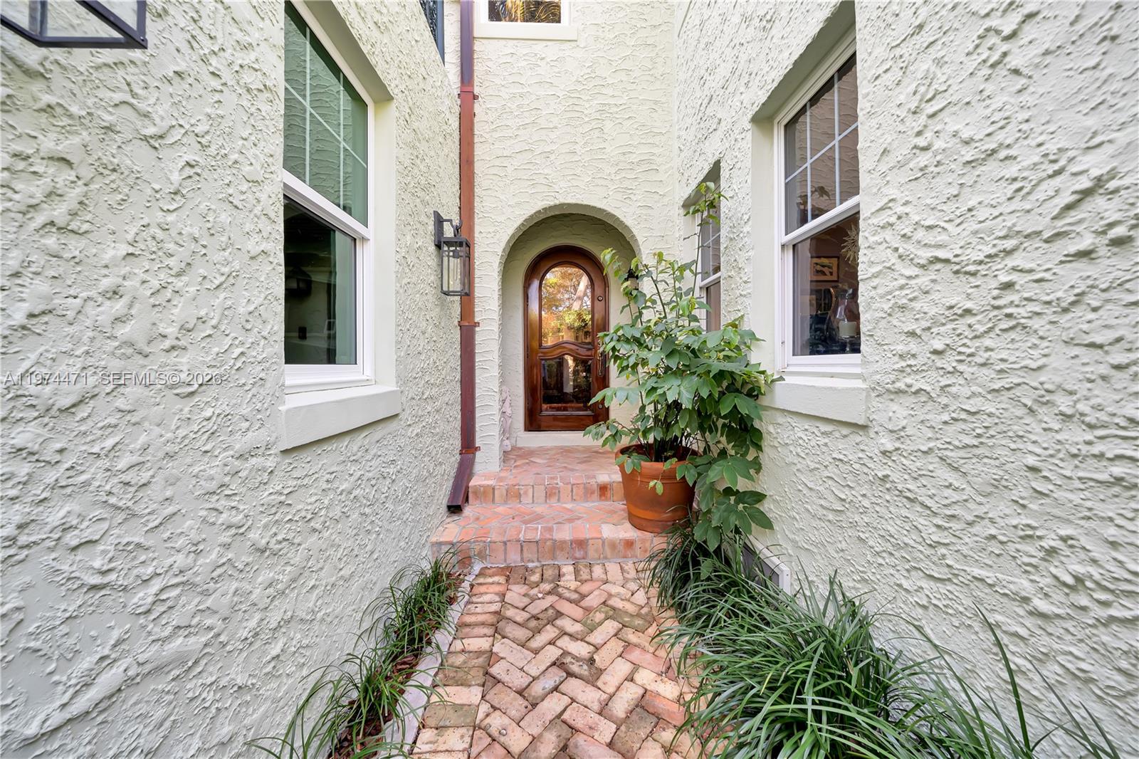 ESPANOLA HEIGHTS - Residential