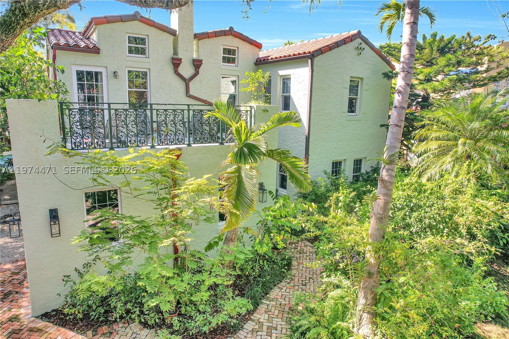 1720 Espanola Dr