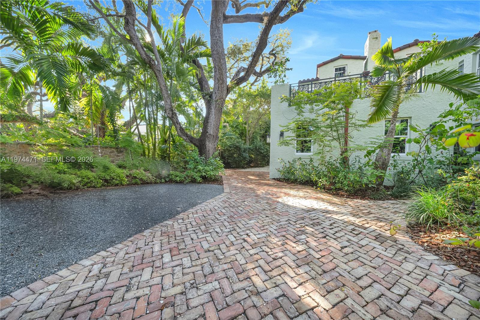 ESPANOLA HEIGHTS - Residential