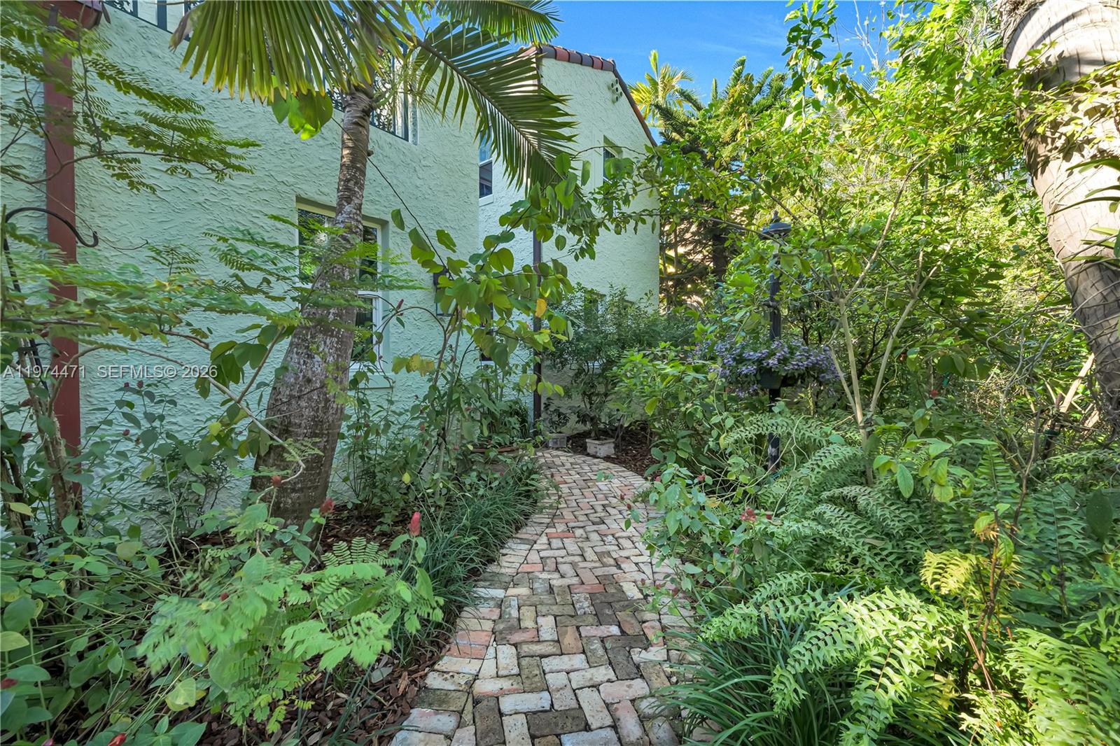 ESPANOLA HEIGHTS - Residential