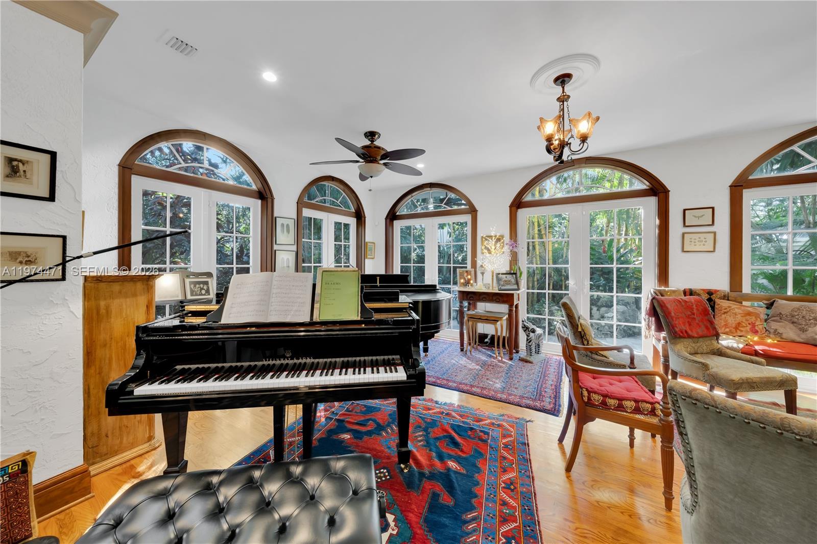 ESPANOLA HEIGHTS - Residential