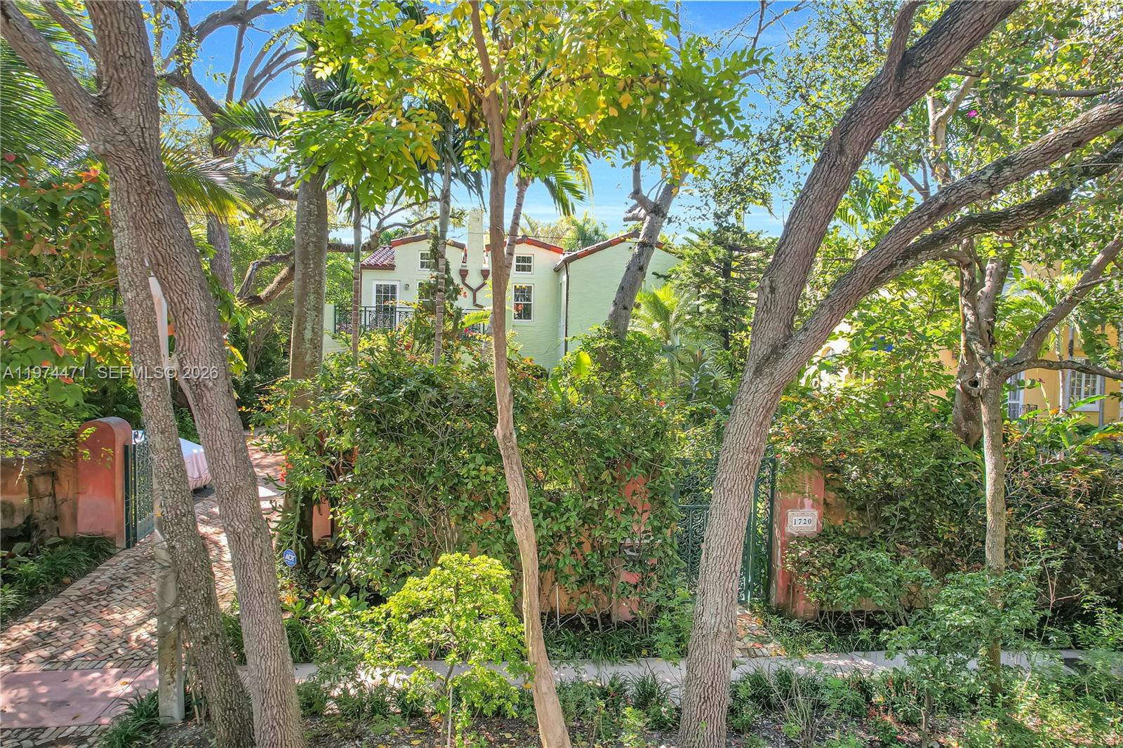 ESPANOLA HEIGHTS - Residential