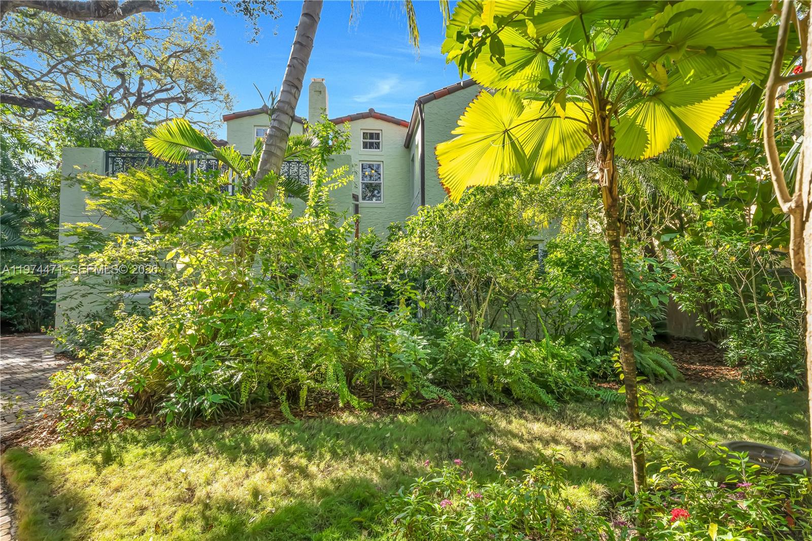 ESPANOLA HEIGHTS - Residential