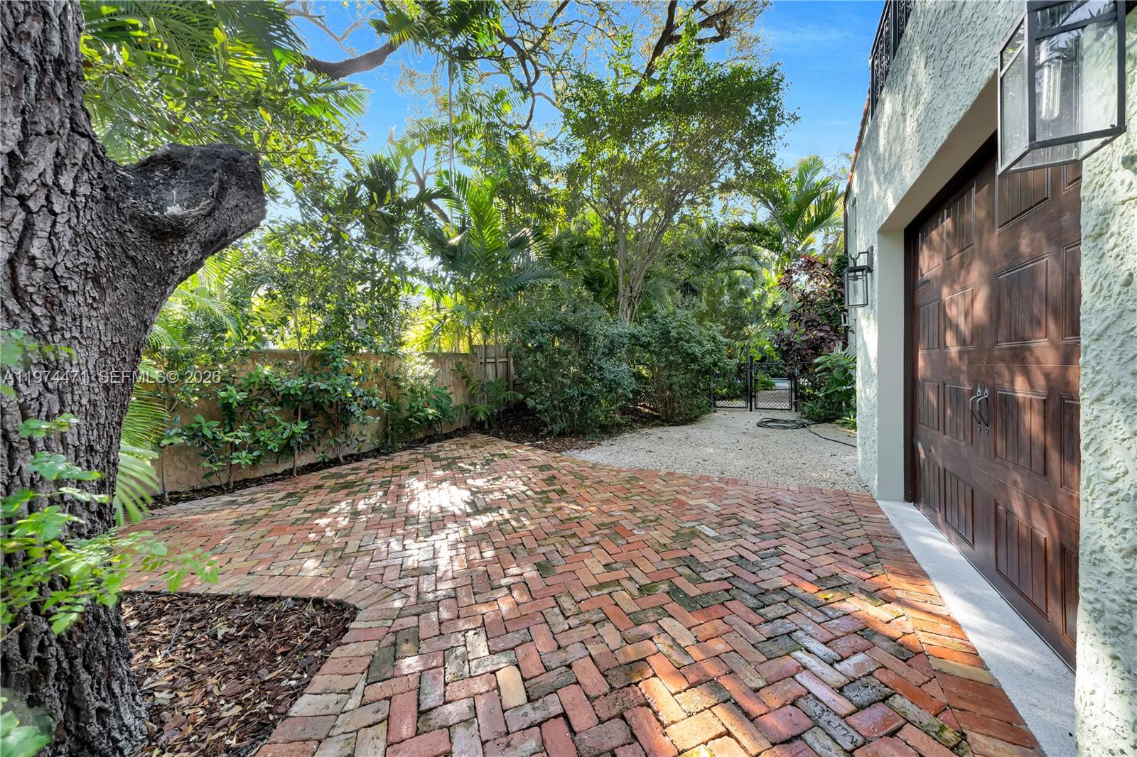 ESPANOLA HEIGHTS - Residential