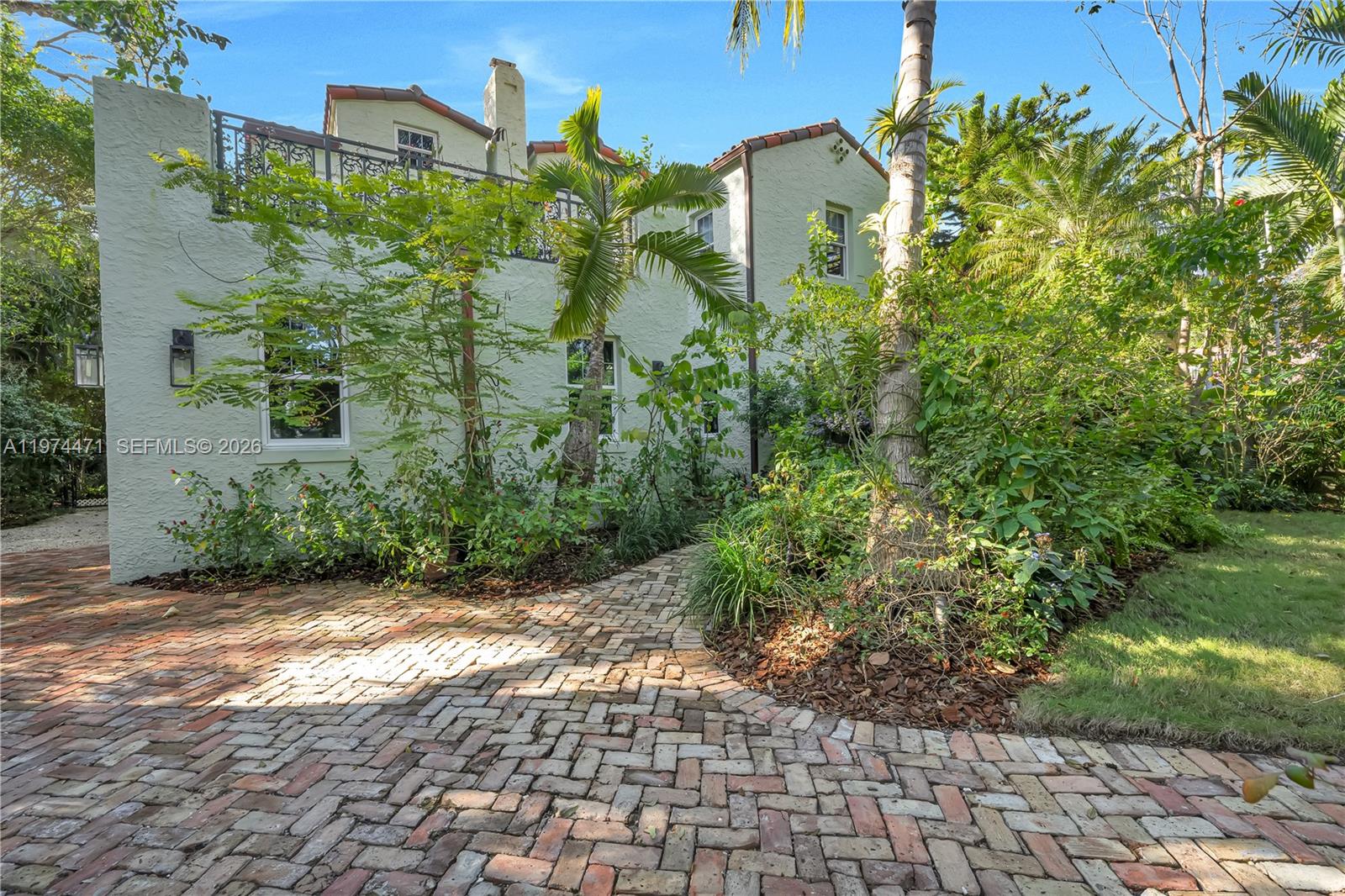 ESPANOLA HEIGHTS - Residential