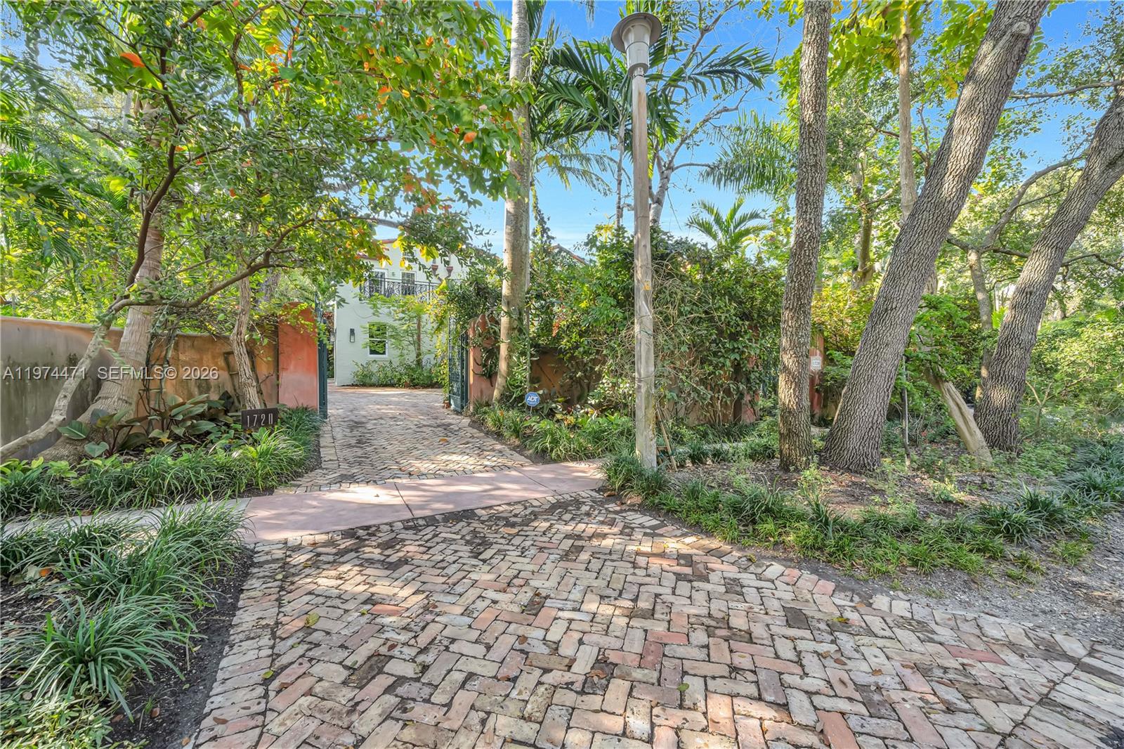 ESPANOLA HEIGHTS - Residential