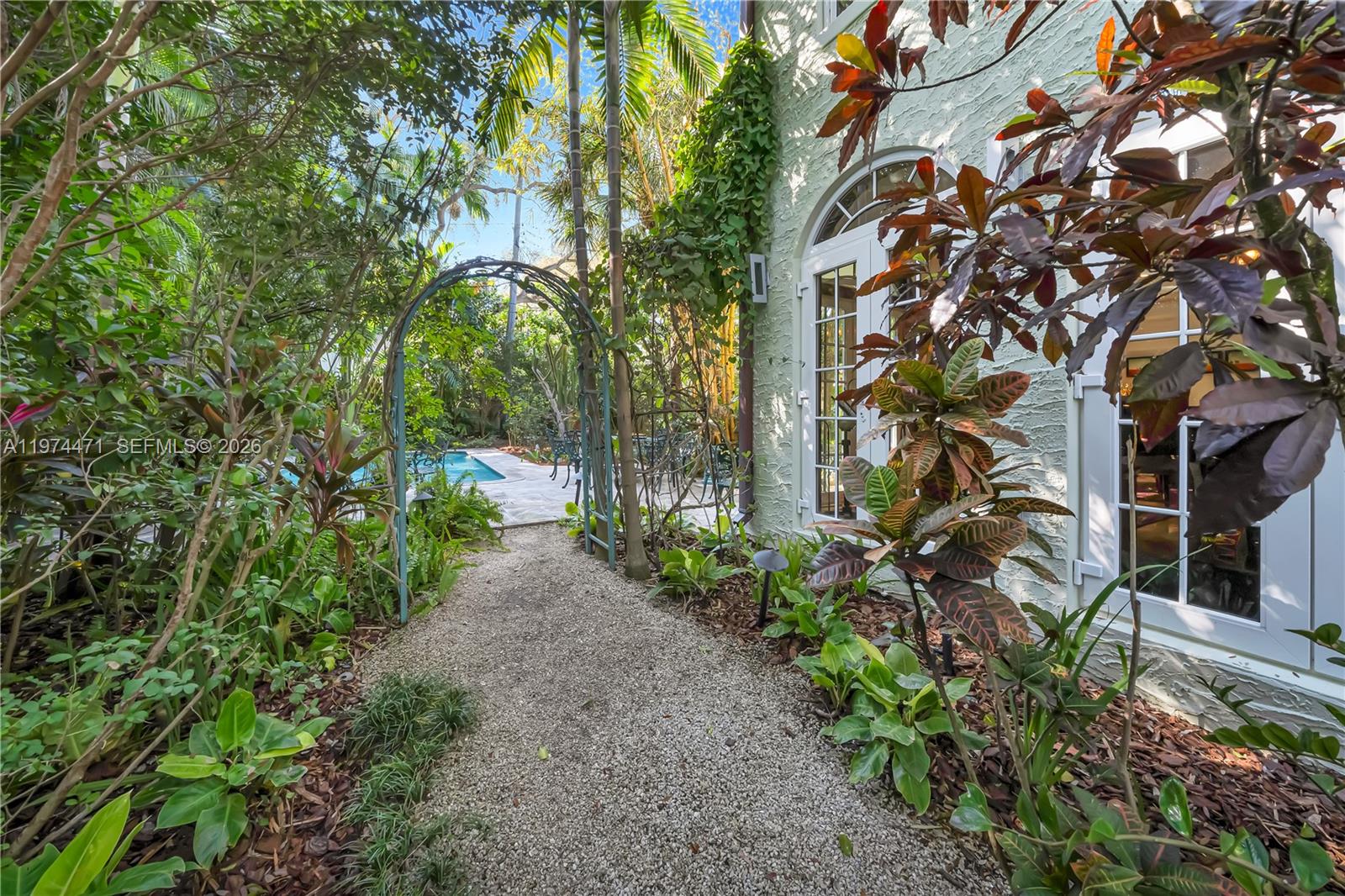 ESPANOLA HEIGHTS - Residential