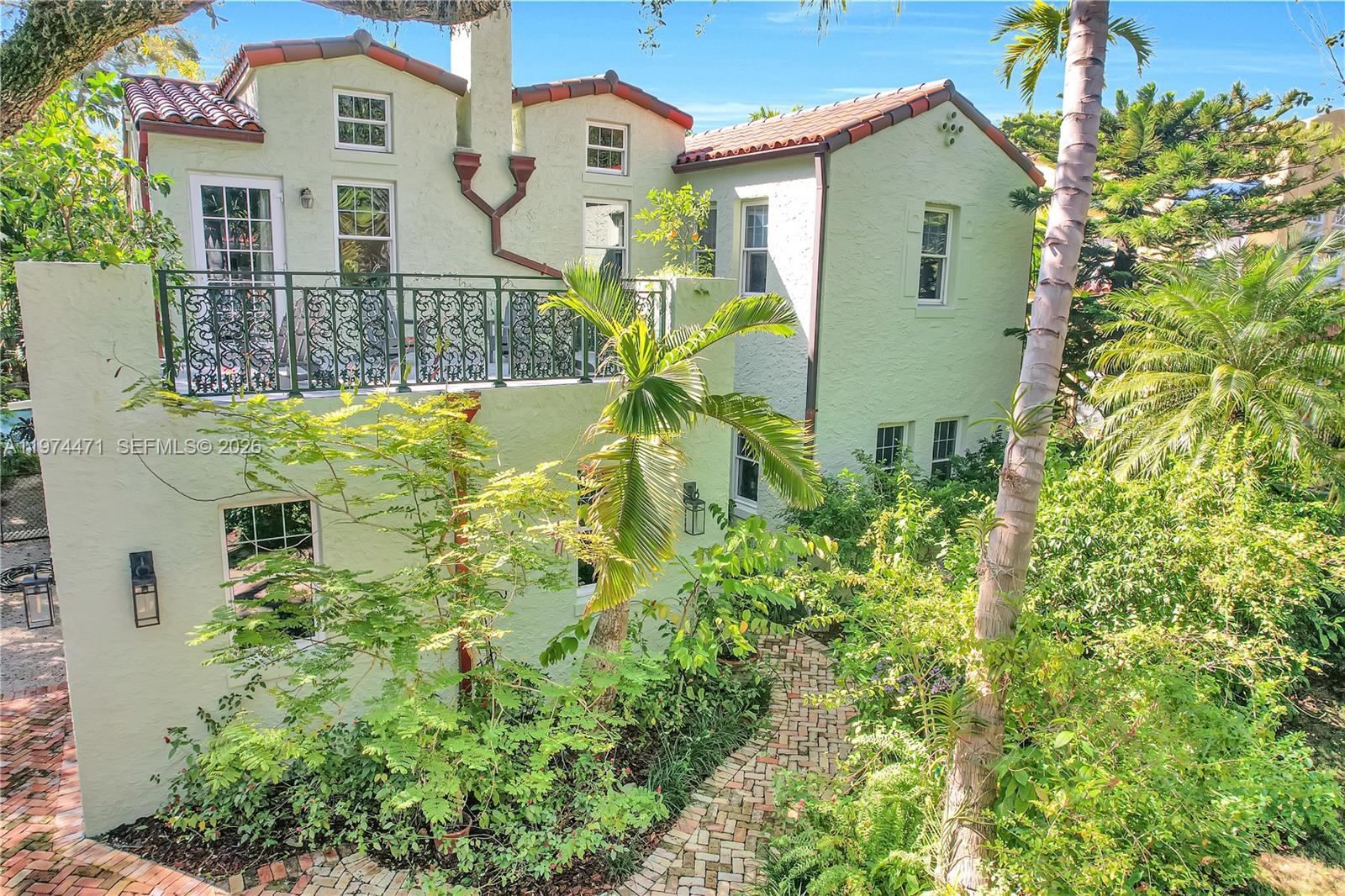 ESPANOLA HEIGHTS - Residential