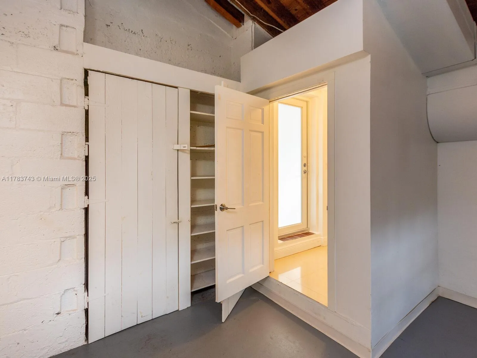 Coral Gables, Florida 33146, United States, 4 Bedrooms Bedrooms, ,4 BathroomsBathrooms,Residential,Active,110921