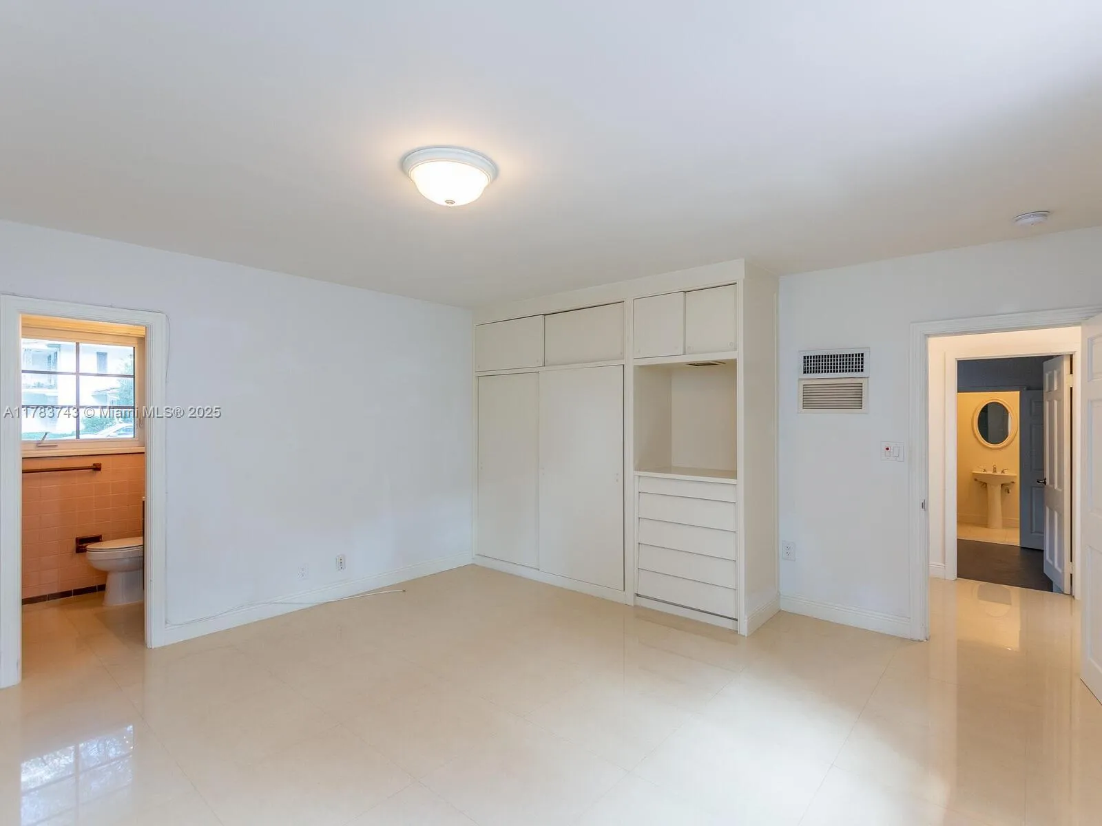 Coral Gables, Florida 33146, United States, 4 Bedrooms Bedrooms, ,4 BathroomsBathrooms,Residential,Active,110921