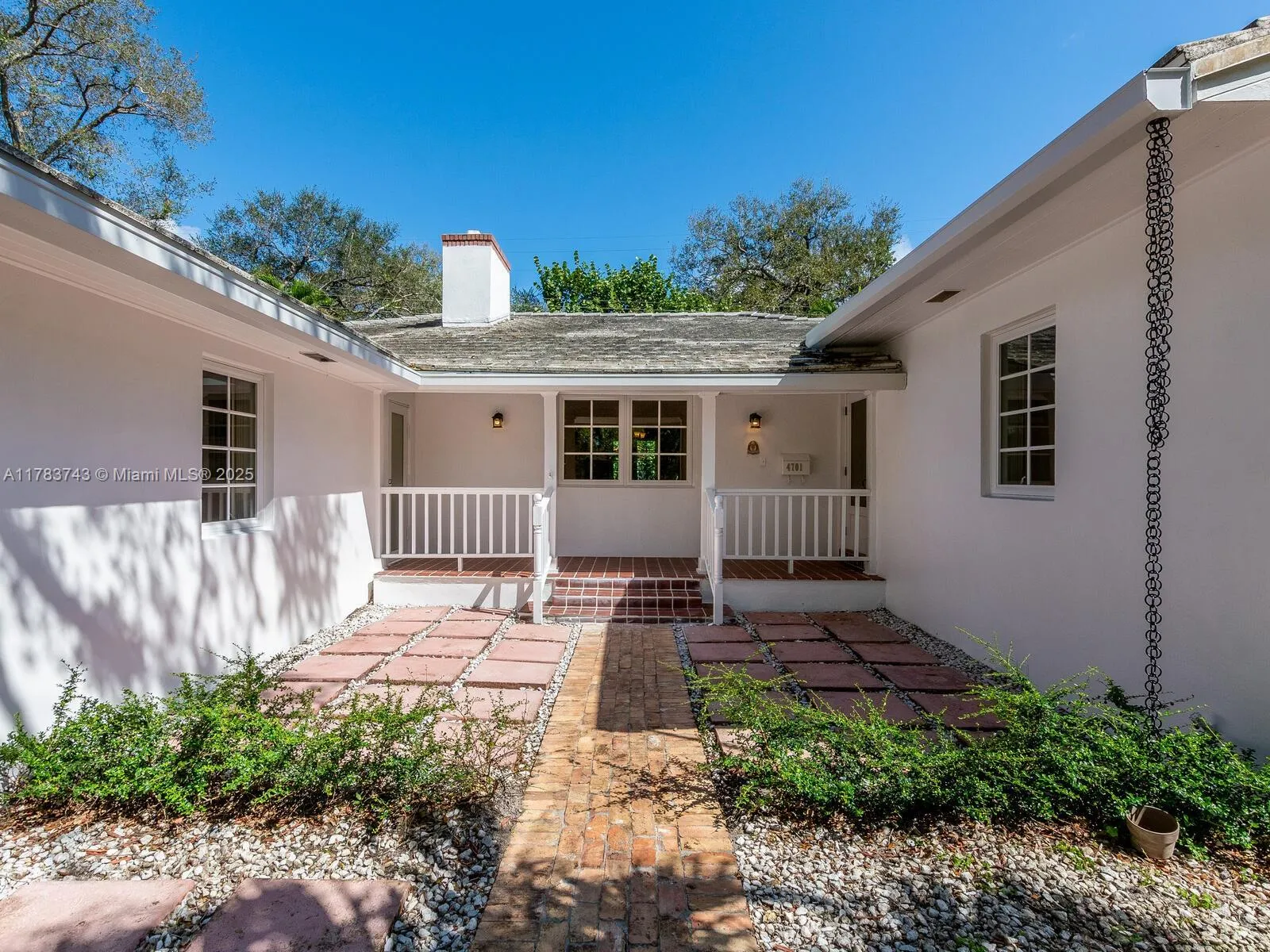 Coral Gables, Florida 33146, United States, 4 Bedrooms Bedrooms, ,4 BathroomsBathrooms,Residential,Active,110921