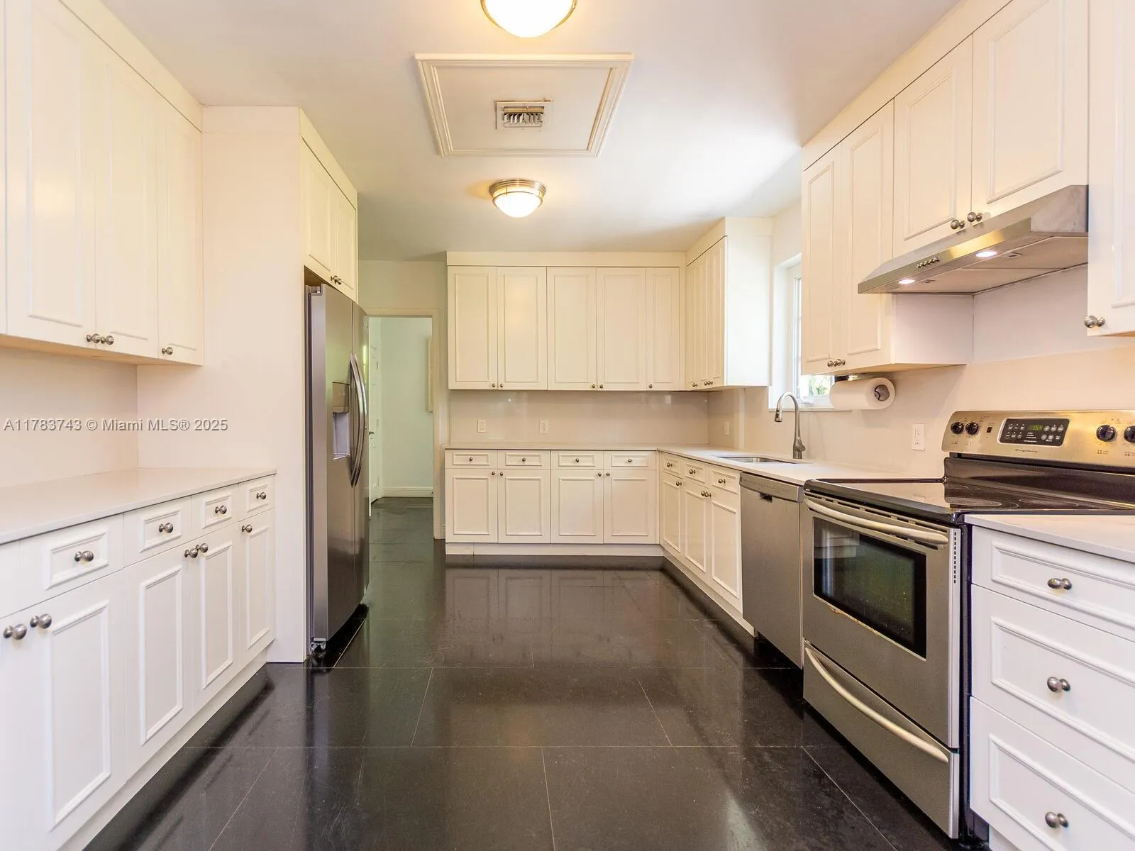 Coral Gables, Florida 33146, United States, 4 Bedrooms Bedrooms, ,4 BathroomsBathrooms,Residential,Active,110921