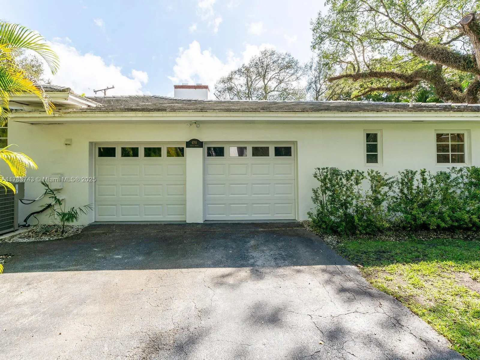 Coral Gables, Florida 33146, United States, 4 Bedrooms Bedrooms, ,4 BathroomsBathrooms,Residential,Active,110921