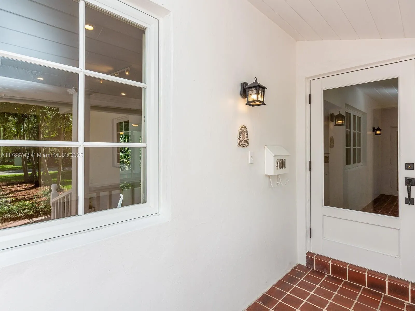 Coral Gables, Florida 33146, United States, 4 Bedrooms Bedrooms, ,4 BathroomsBathrooms,Residential,Active,110921