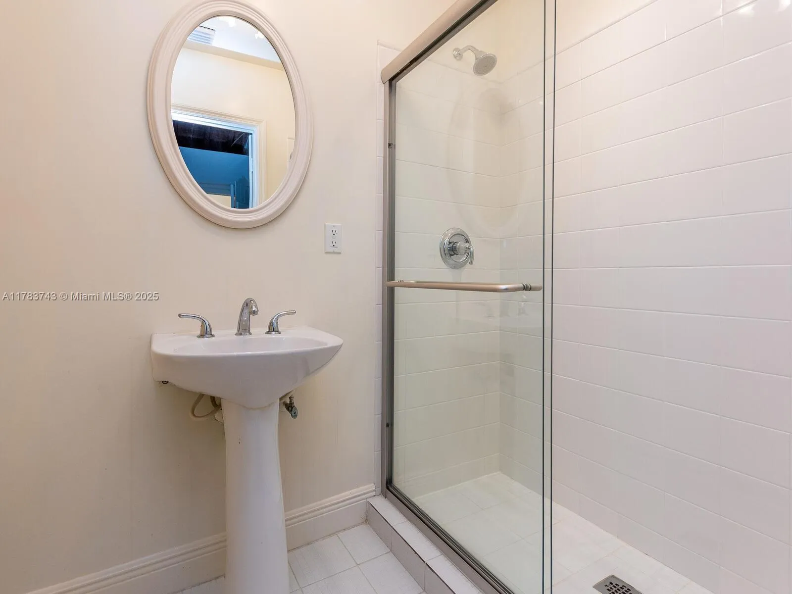 Coral Gables, Florida 33146, United States, 4 Bedrooms Bedrooms, ,4 BathroomsBathrooms,Residential,Active,110921