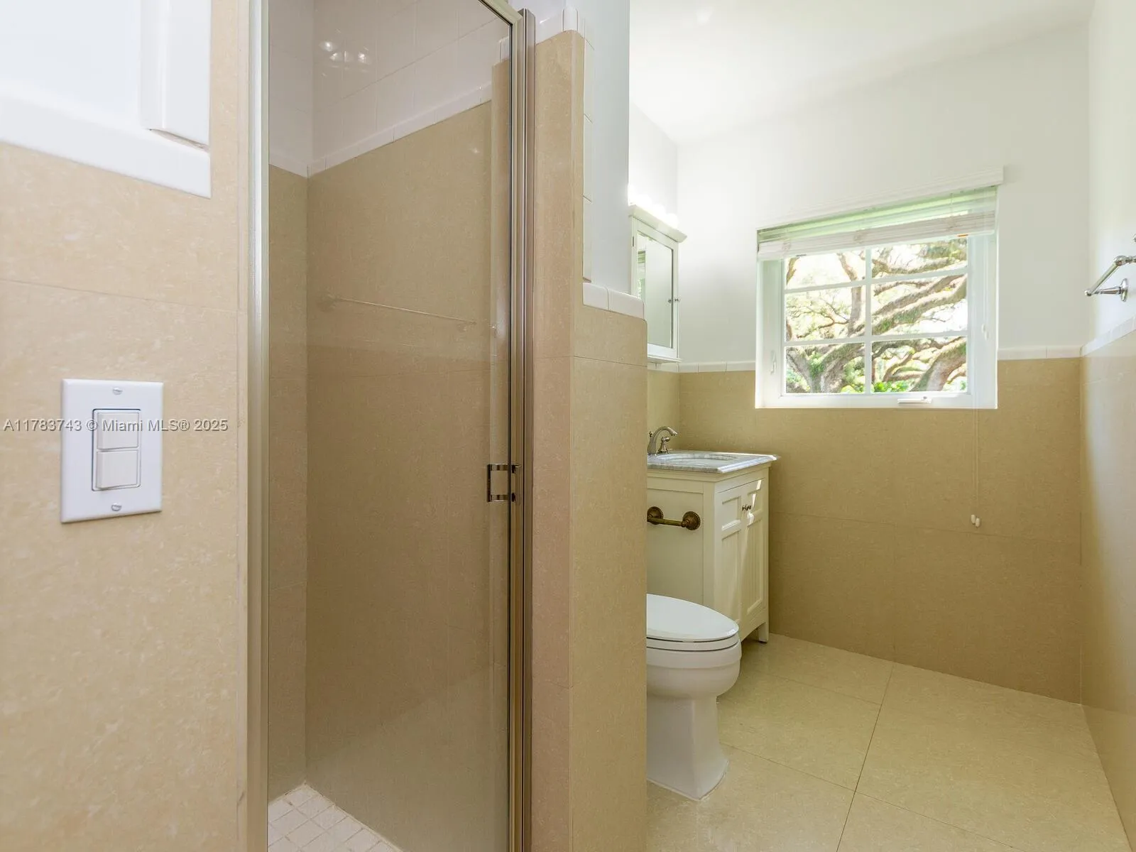 Coral Gables, Florida 33146, United States, 4 Bedrooms Bedrooms, ,4 BathroomsBathrooms,Residential,Active,110921