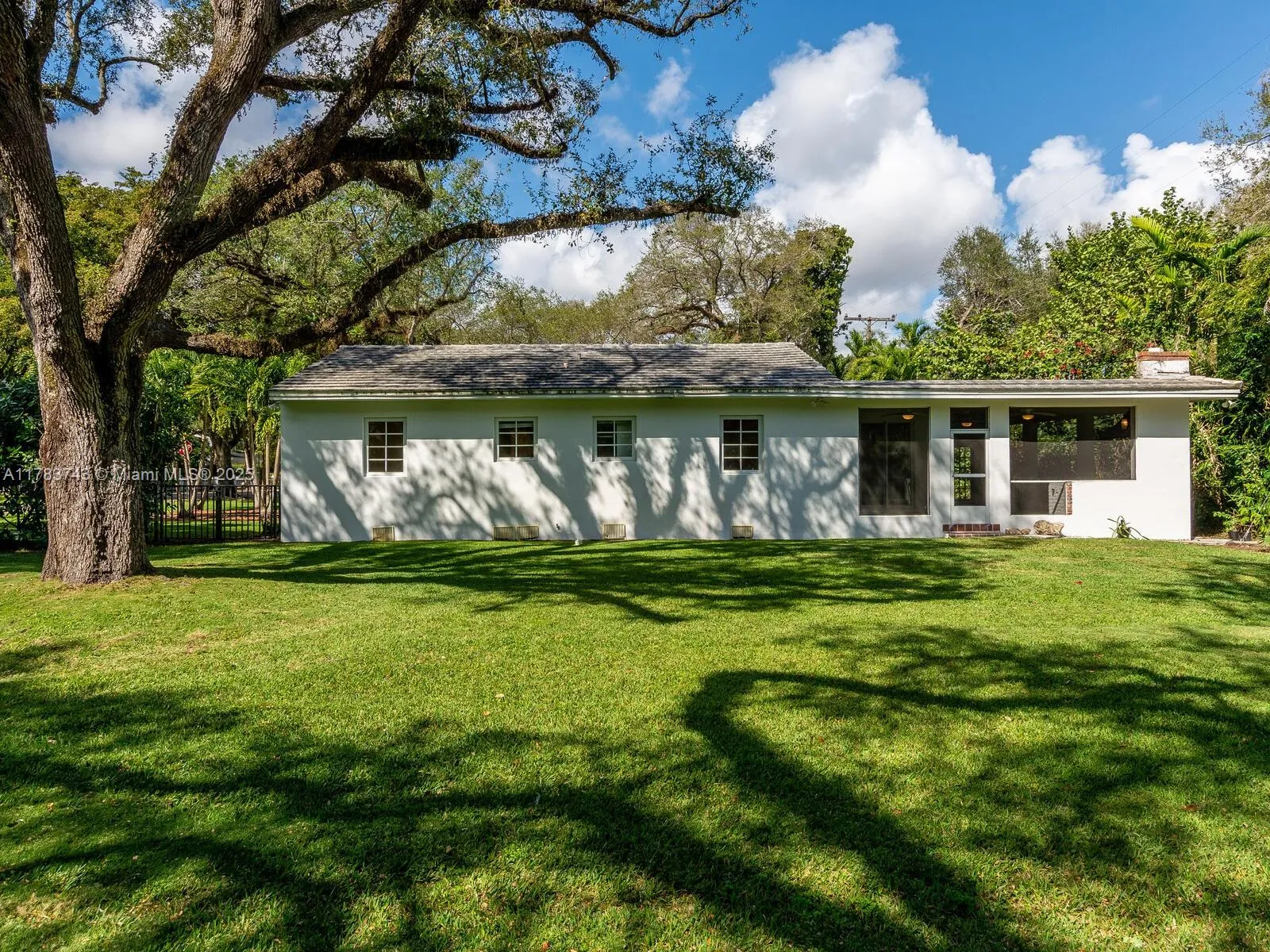 Coral Gables, Florida 33146, United States, 4 Bedrooms Bedrooms, ,4 BathroomsBathrooms,Residential,Active,110921