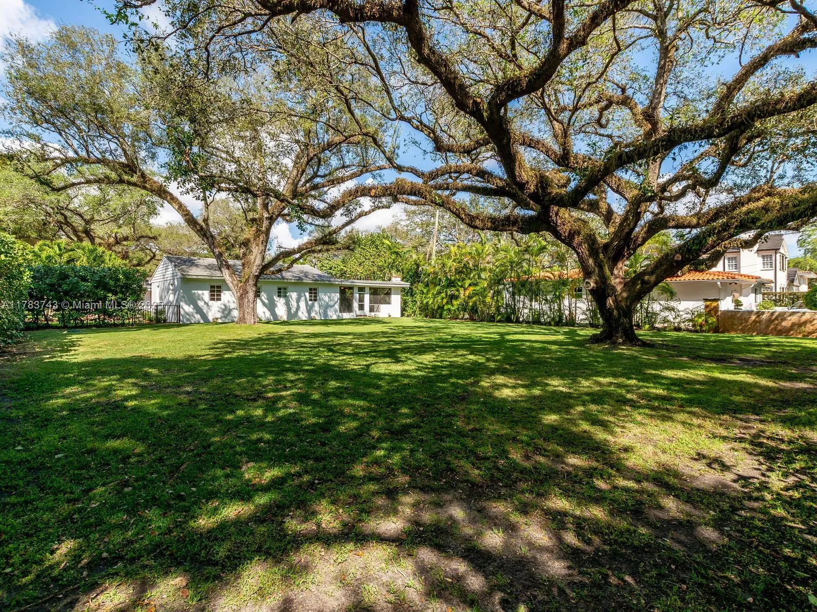 Coral Gables, Florida 33146, United States, 4 Bedrooms Bedrooms, ,4 BathroomsBathrooms,Residential,Active,110921