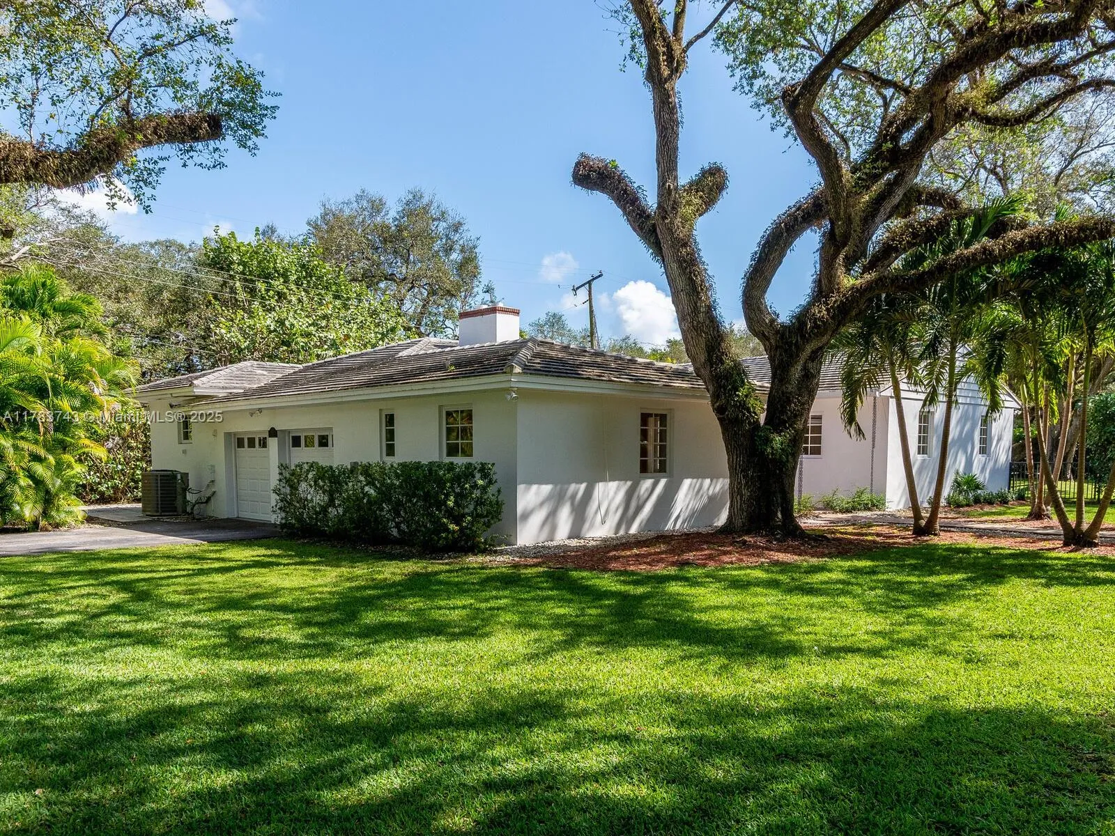 Coral Gables, Florida 33146, United States, 4 Bedrooms Bedrooms, ,4 BathroomsBathrooms,Residential,Active,110921