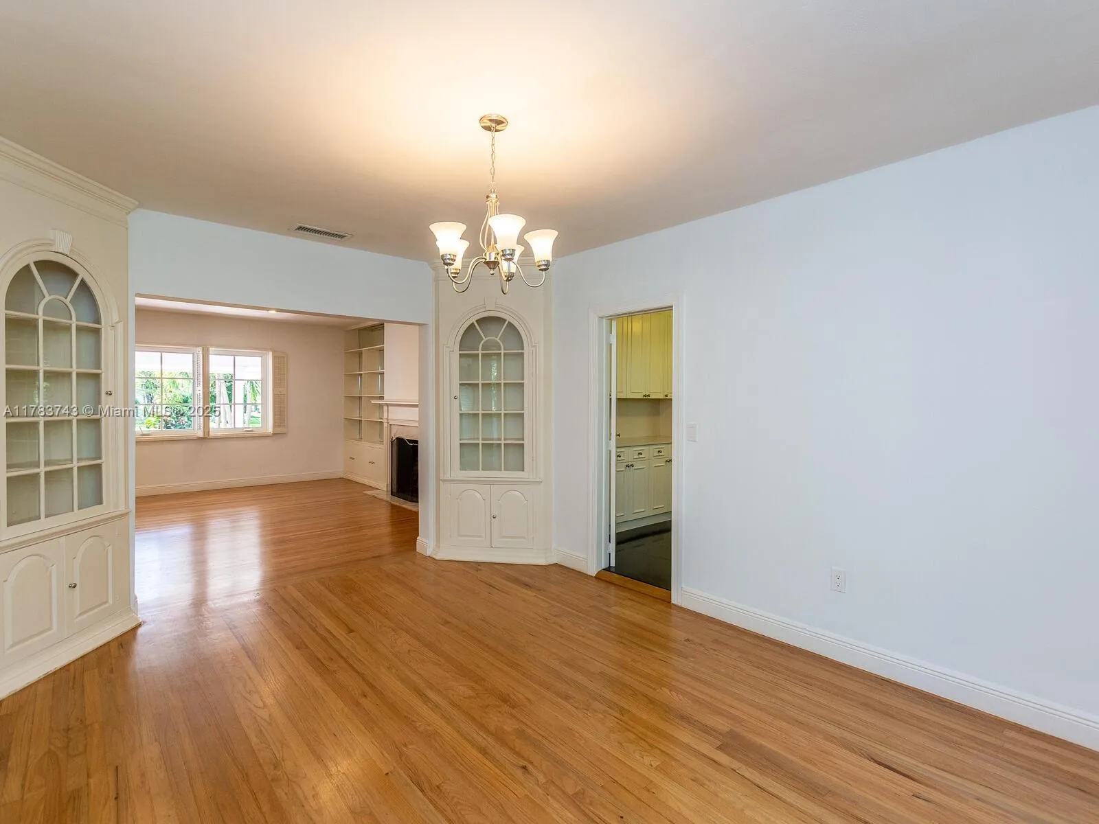 Coral Gables, Florida 33146, United States, 4 Bedrooms Bedrooms, ,4 BathroomsBathrooms,Residential,Active,110921