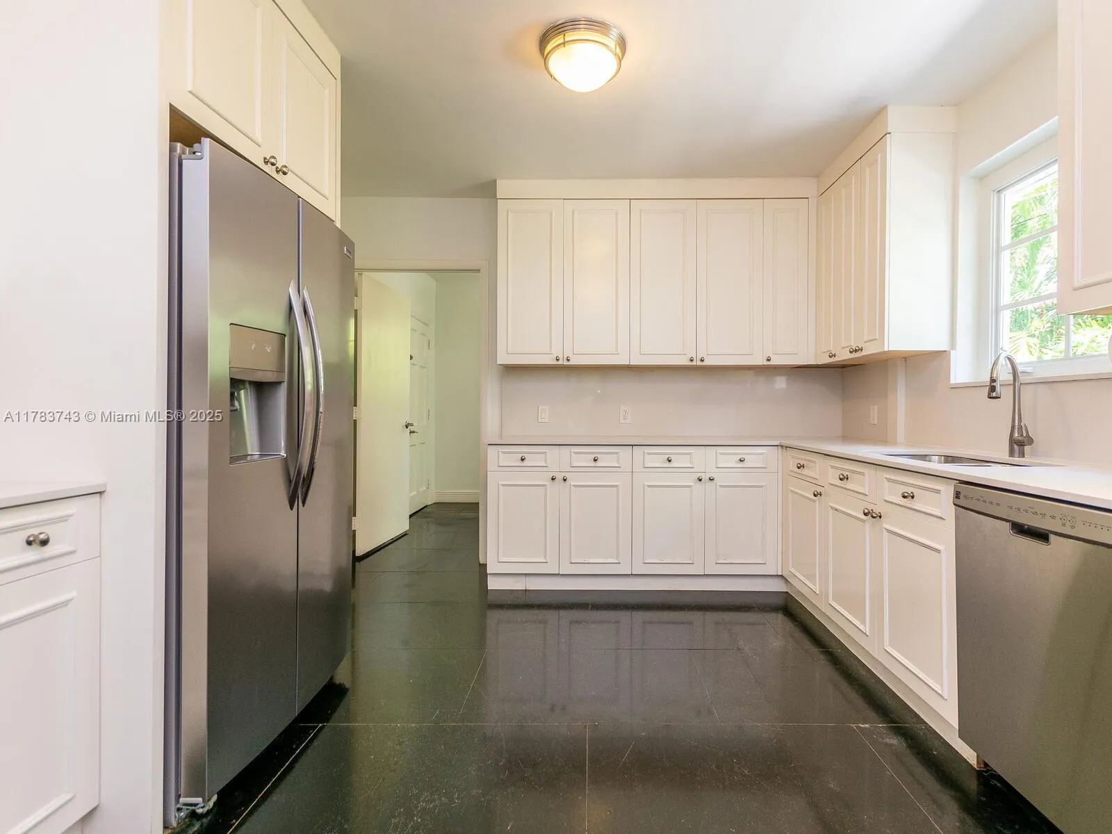 Coral Gables, Florida 33146, United States, 4 Bedrooms Bedrooms, ,4 BathroomsBathrooms,Residential,Active,110921