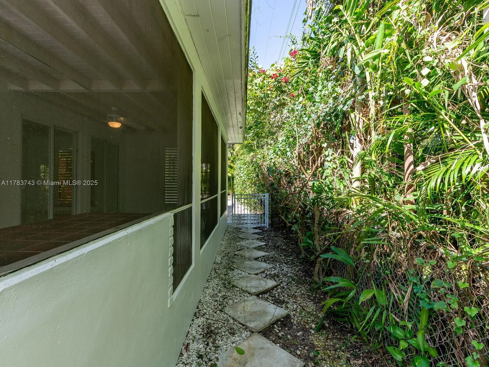 Coral Gables, Florida 33146, United States, 4 Bedrooms Bedrooms, ,4 BathroomsBathrooms,Residential,Active,110921