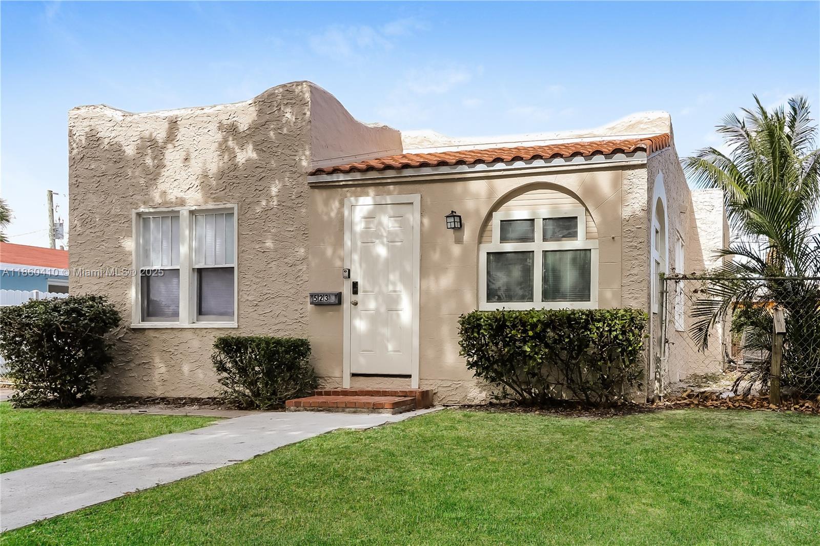 COLONIAL ESTATES - Residential Lease