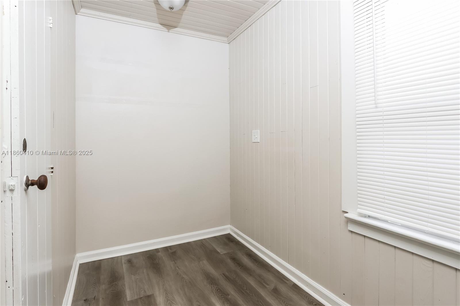 COLONIAL ESTATES - Residential Lease
