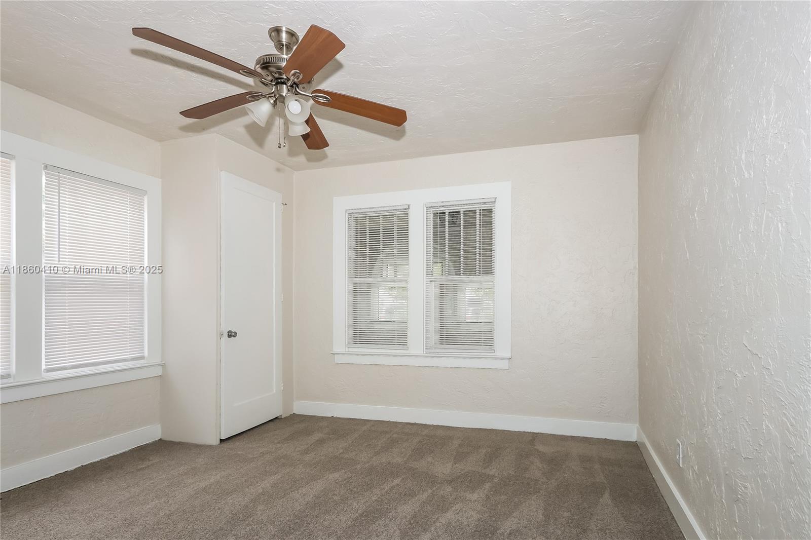 COLONIAL ESTATES - Residential Lease