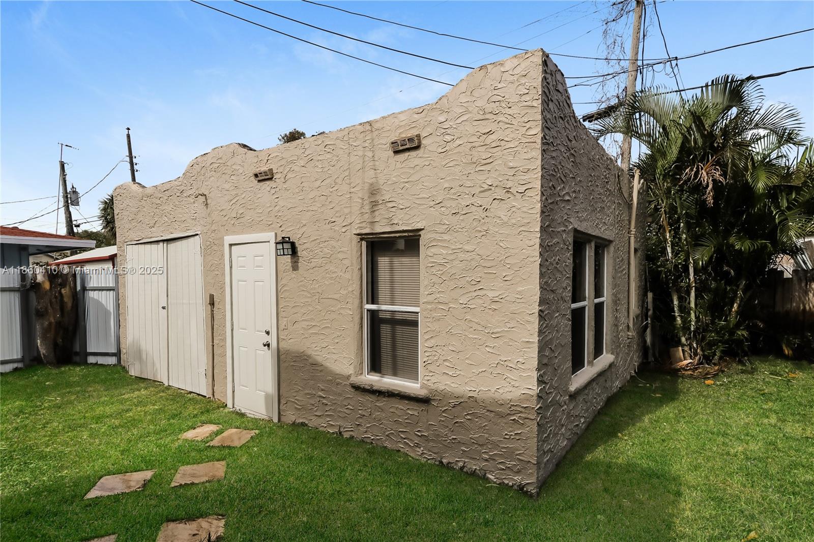 COLONIAL ESTATES - Residential Lease