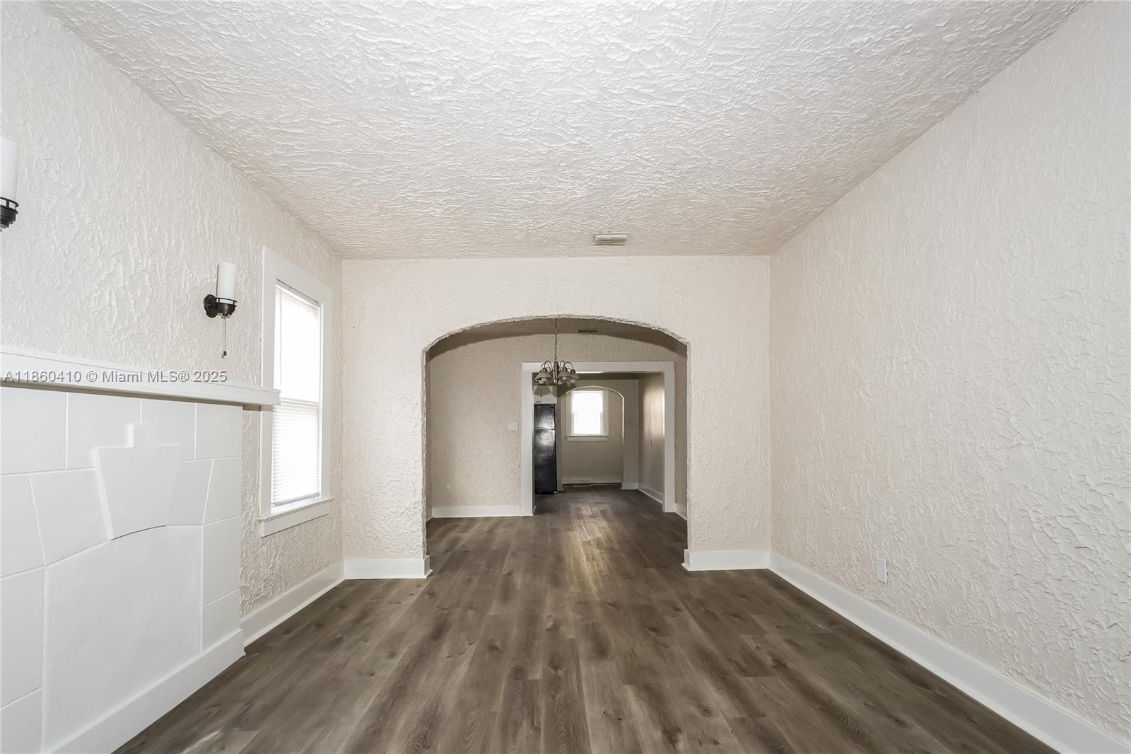 COLONIAL ESTATES - Residential Lease