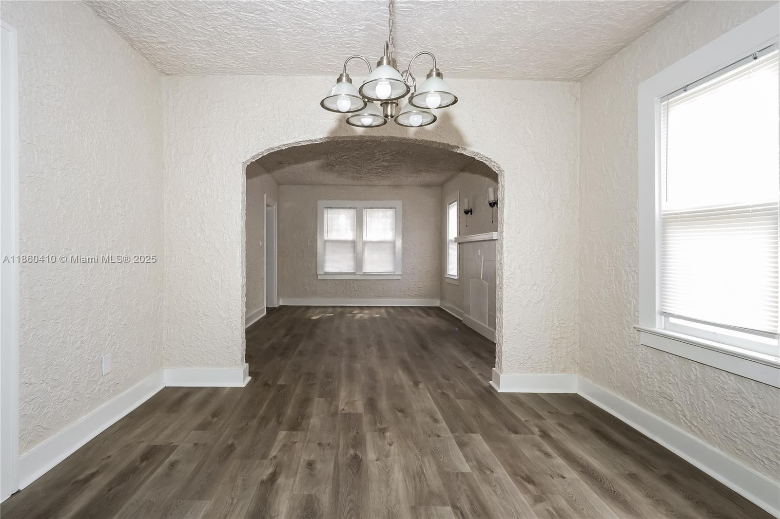 COLONIAL ESTATES - Residential Lease