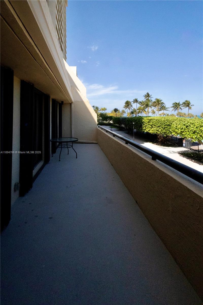 2555 Collins Ave 308