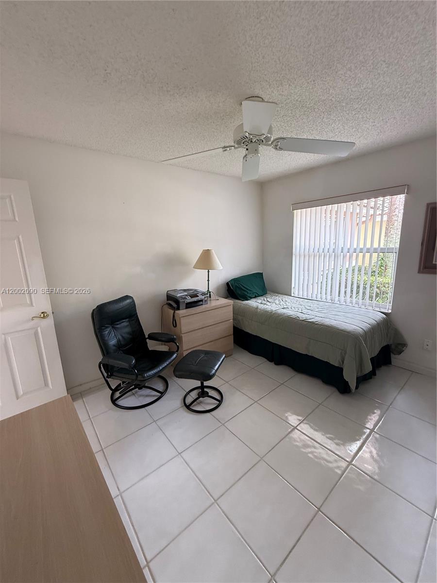 TROPICAL LAKES PH 2 - Residential