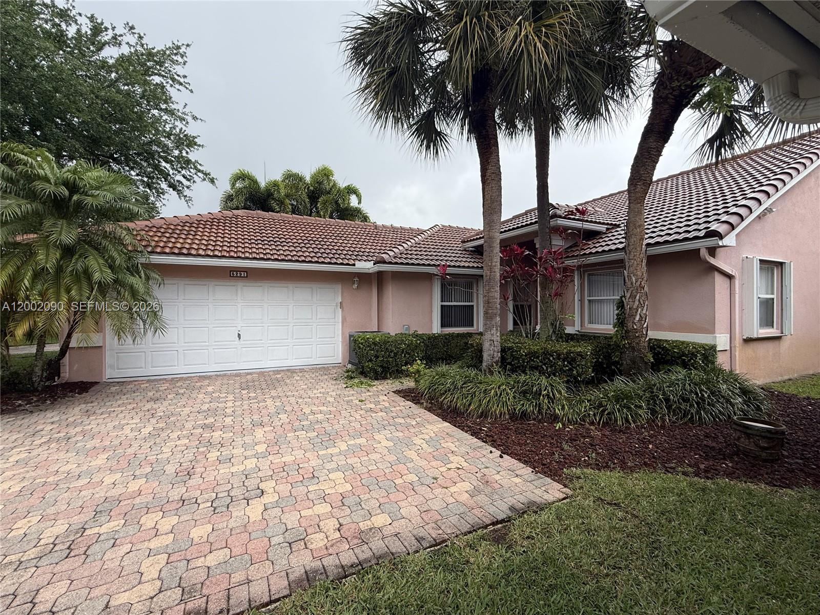 TROPICAL LAKES PH 2 - Residential