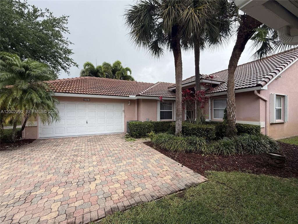 Photo of 5291 Grande Palm Cir, Delray Beach, FL 33484 (MLS # A12002090)