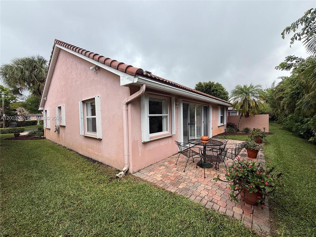 Photo of 5291 Grande Palm Cir, Delray Beach, FL 33484 (MLS # A12002090)