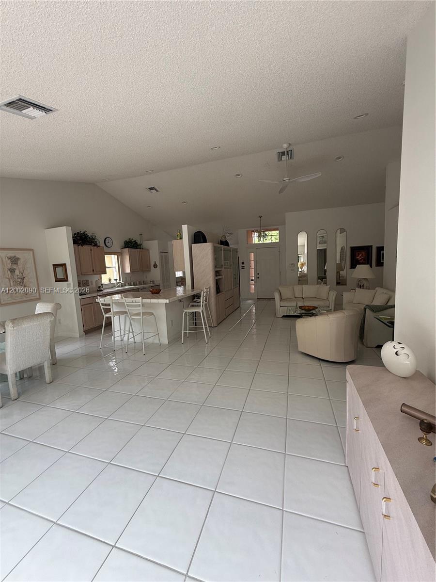 TROPICAL LAKES PH 2 - Residential