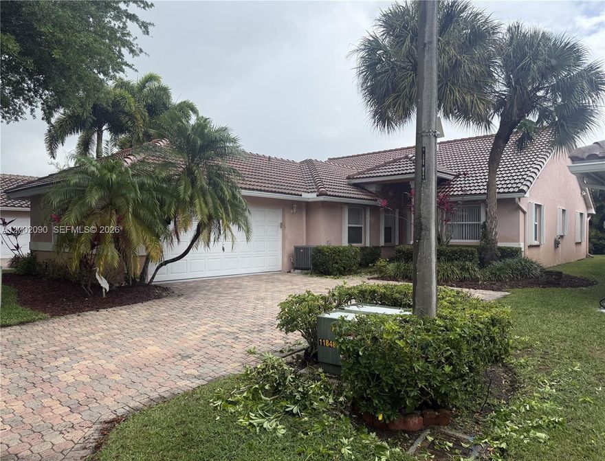 Beautiful and spacious three-bedroom, two bathrooms with a den single-family home located in Palm Beach Bath & Tennis community. This home brings all the natural sunlight, high ceilings, roof and A/C 3 years old. This home is ideal for anyone looking to make it their home.